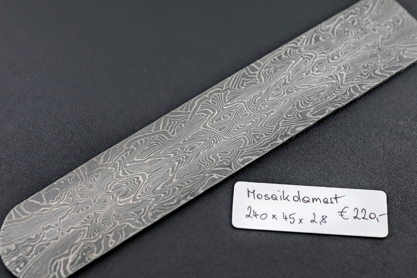 Mosaikdamast-Streifen „Paschido“, 2,8 mm, fein gemusterte Klingenfläche