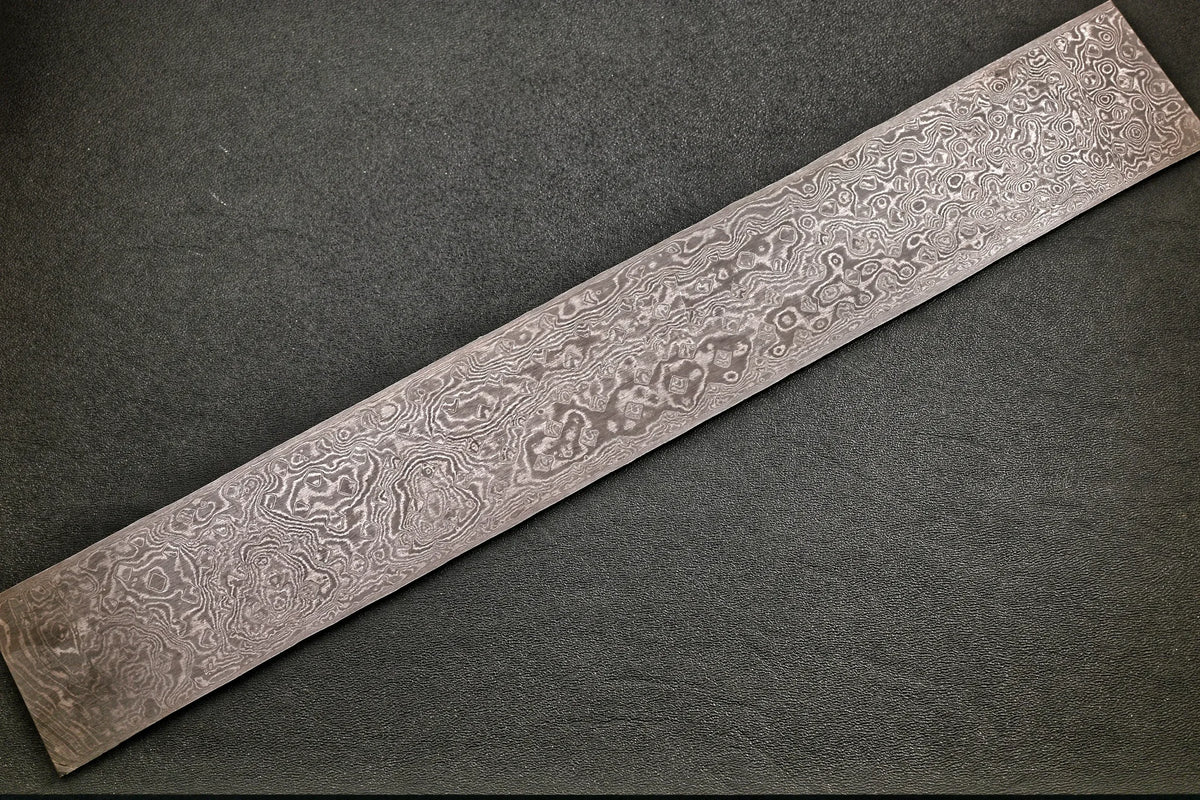 Damastplatte wild 240 Lagen 370×52×2,5 mm, geätztes Damastmuster in voller Länge