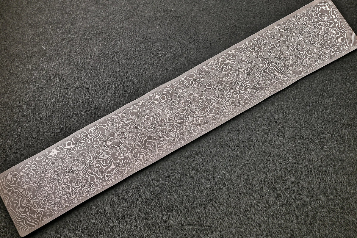 Damastplatte wild 240 Lagen 320×54×2,5 mm, geätztes Damastmuster in voller Länge