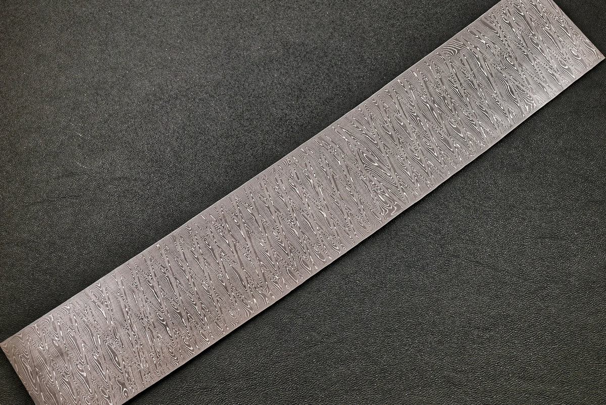 Damastplatte Leiter 120 Lagen 310×54×1,9 mm, geätztes Damastmuster in voller Länge