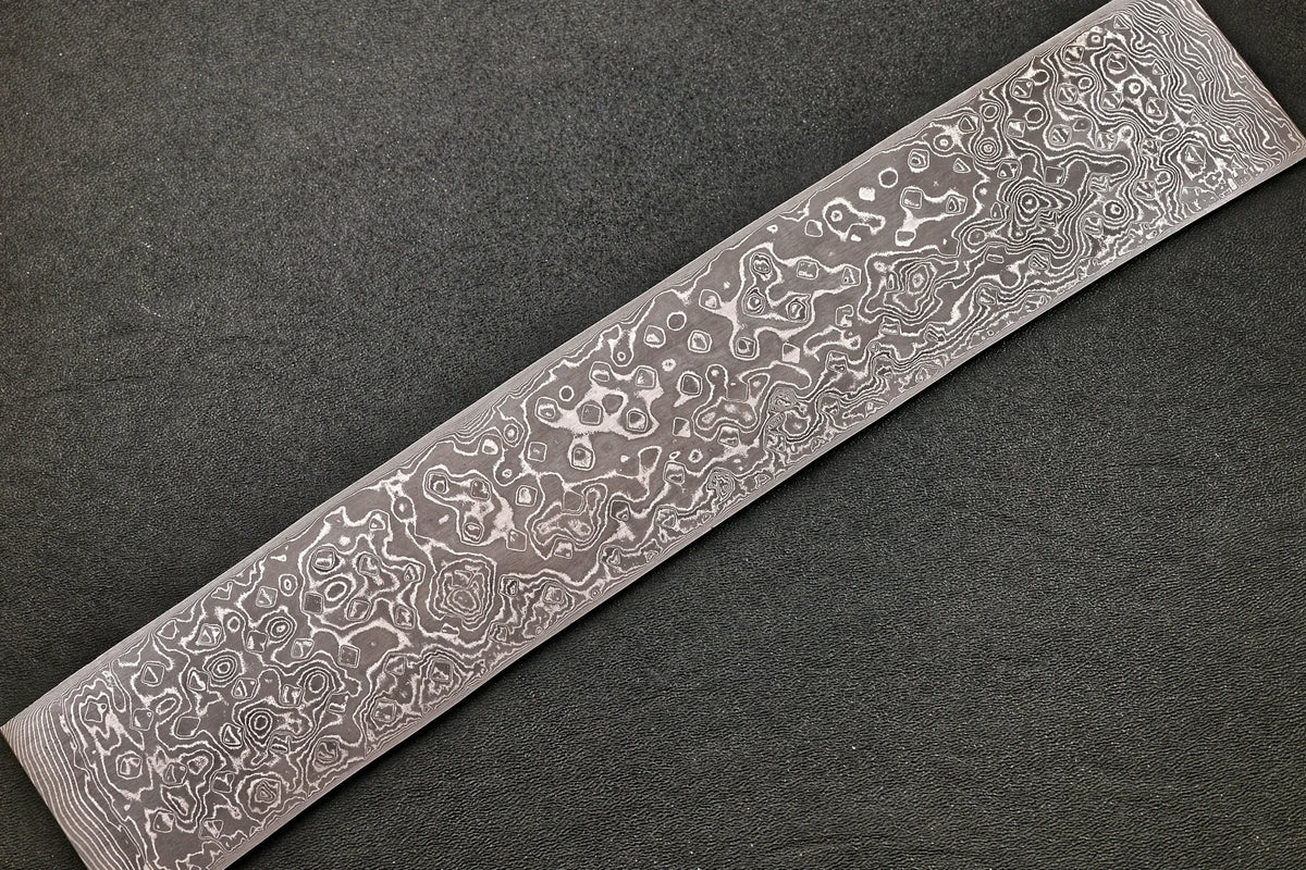 Damastplatte wild 120 Lagen 305×52×2,3 mm, zweite Ansicht des handgeschmiedeten Musters
