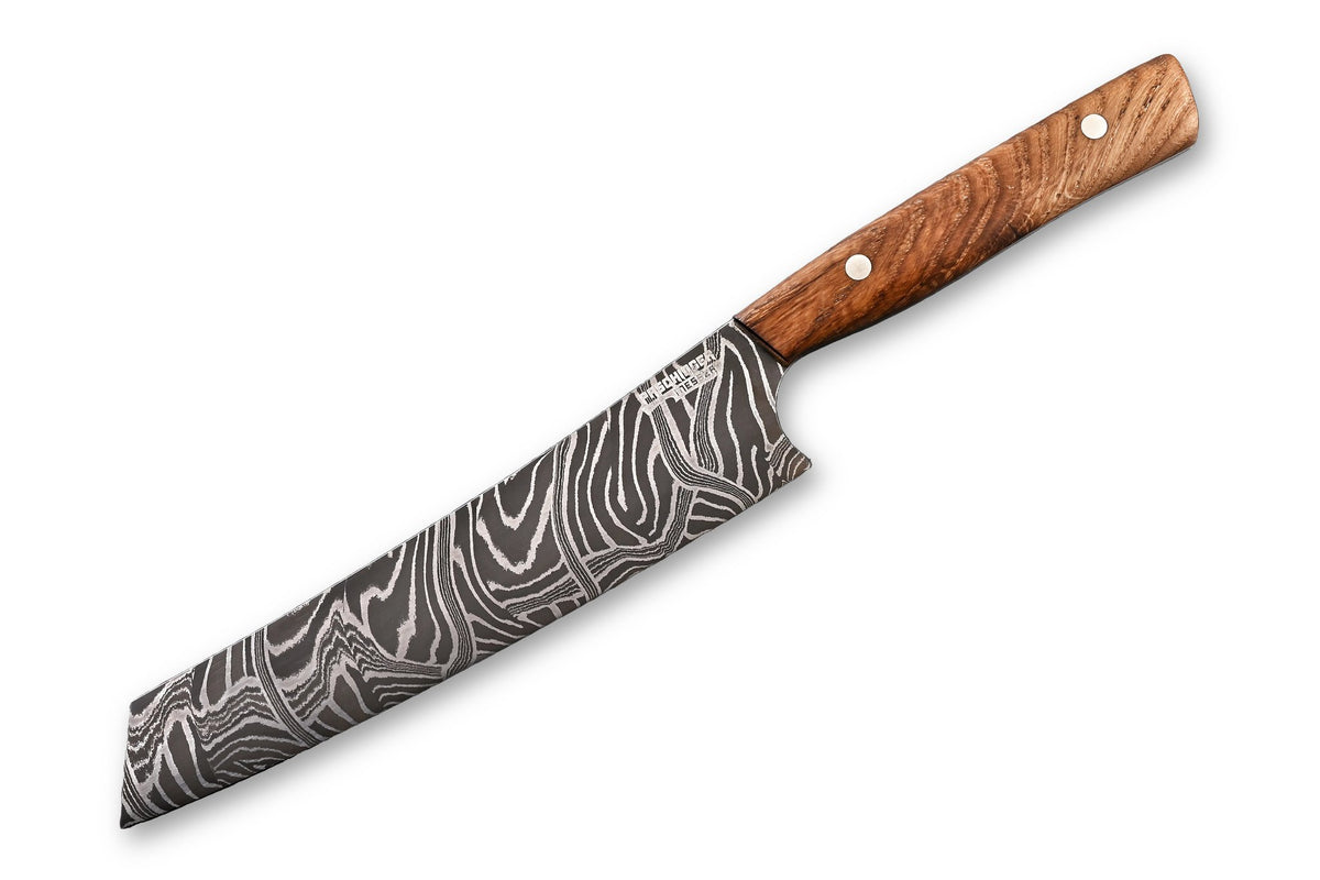 Damast Santoku 175 mm, wilder Damast, Griff aus Eiche – freigestellt auf weißem Hintergrund