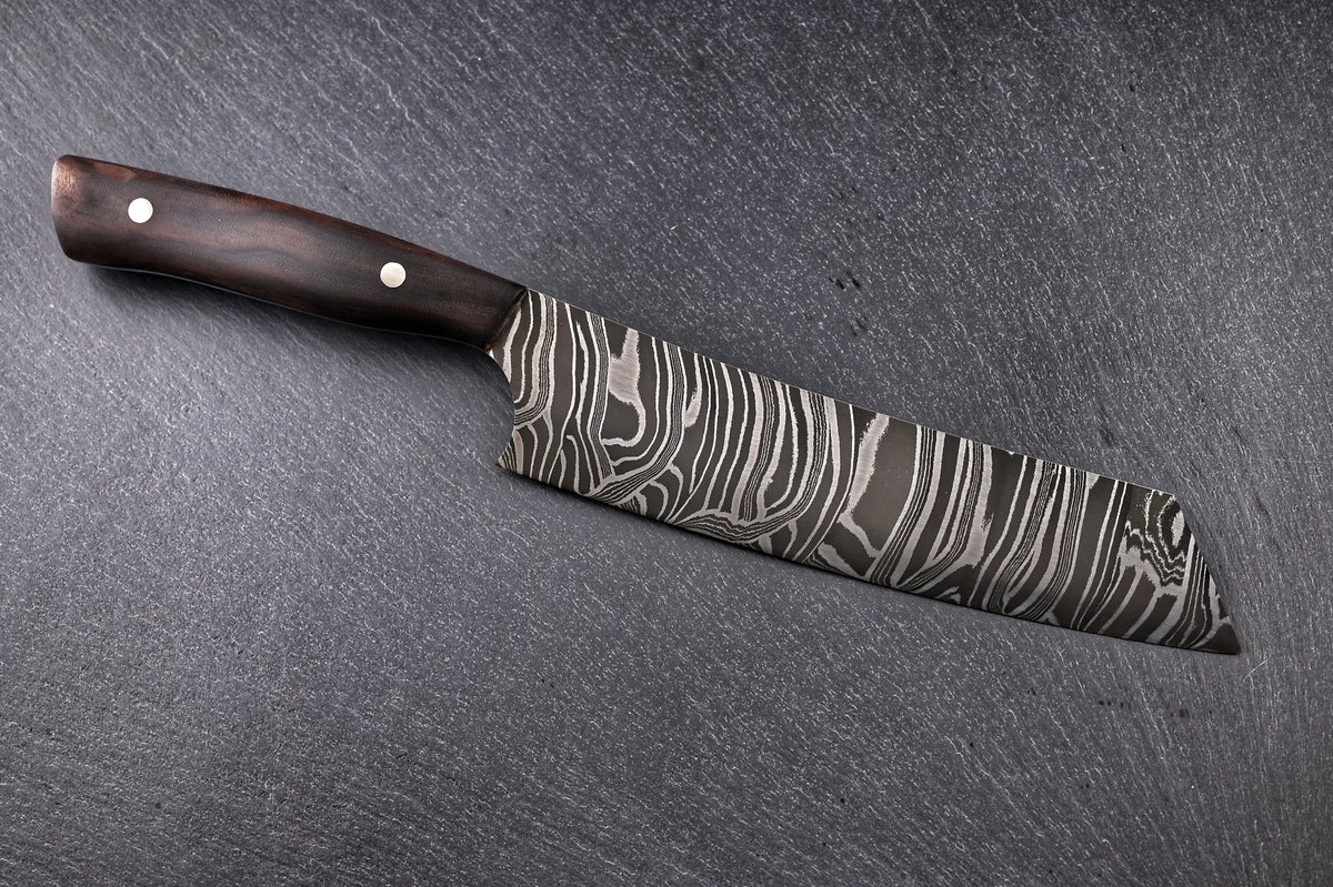 Damast Santoku 175 mm, wilder Damast, Griff aus Nussholz – zweite Ansicht