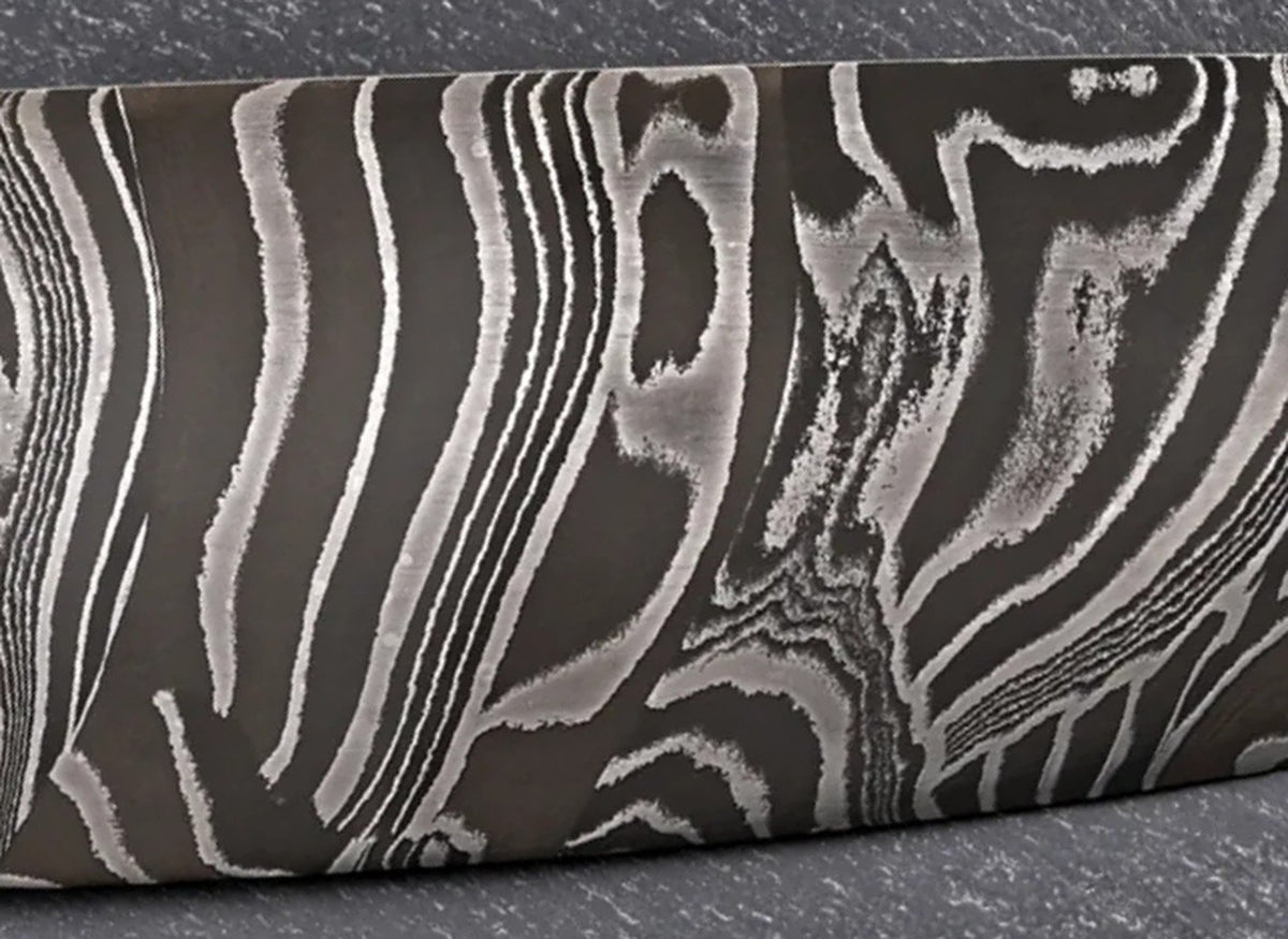 Detailaufnahme des Damastmusters – Chefmesser 185 mm, wilder Damast