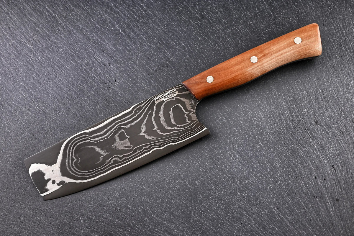 Damast Nakiri 150 mm, Apex Ultra & Nickel, Griff aus Kirschholz – Seitenansicht mit Paschinger-Logo