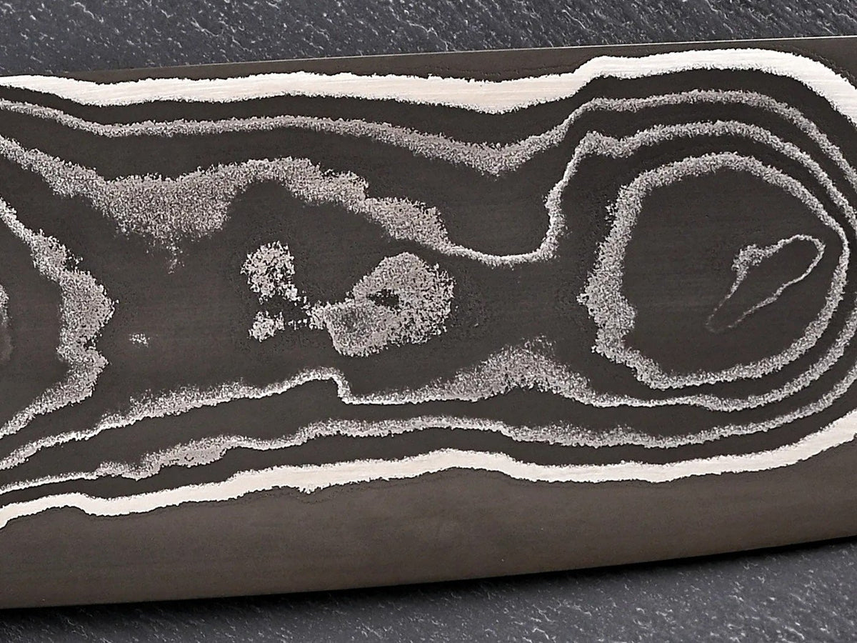 Detailaufnahme des Damastmusters – Nakiri 150 mm, Apex Ultra & Nickel