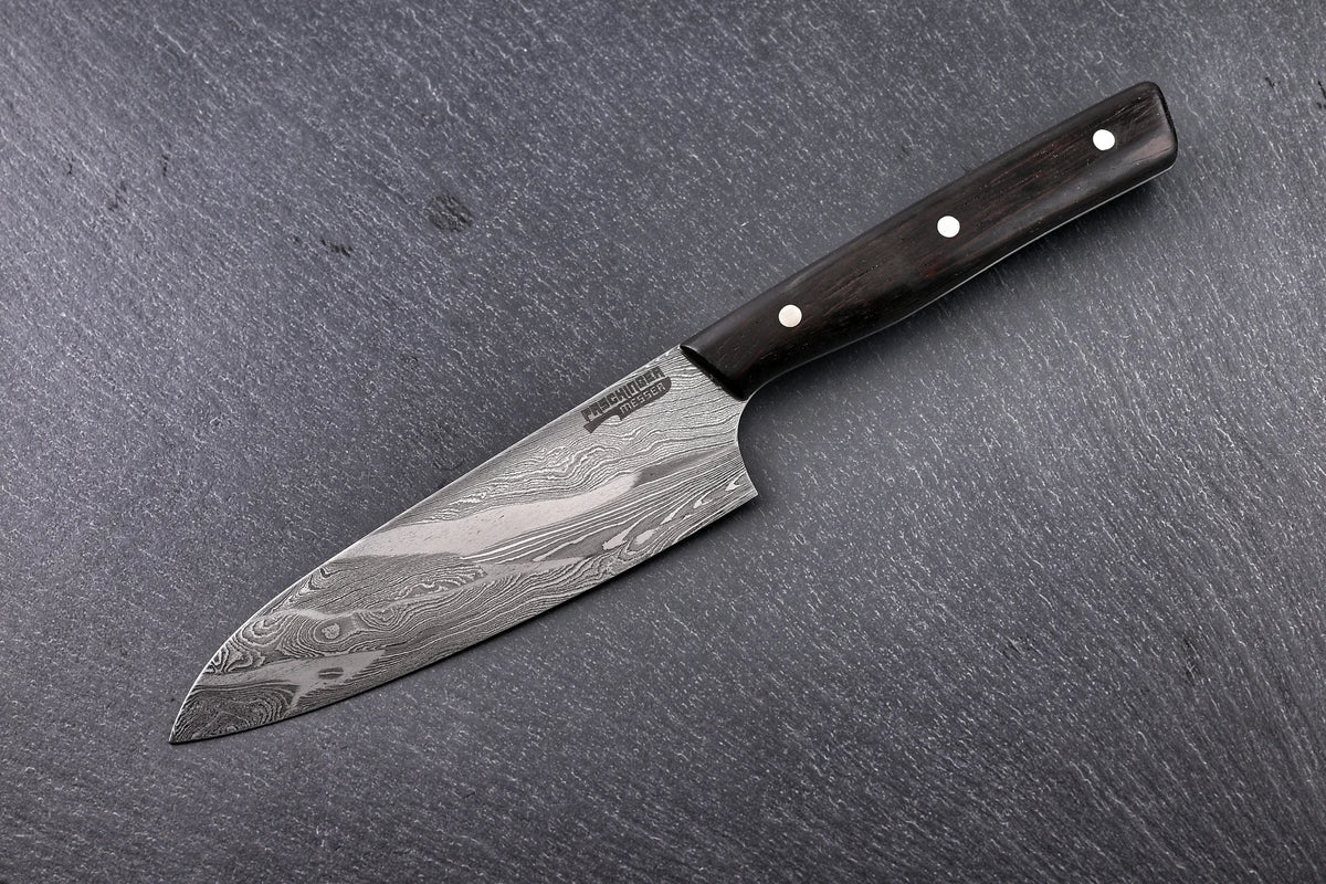 Damast Petty 135 mm, Kanisterdamast, Griff aus Wenge – Seitenansicht mit Paschinger-Logo