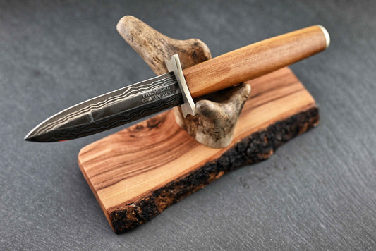 Paschinger Damast-Brieföffner: Damastklinge mit braunem Holzgriff und Halter