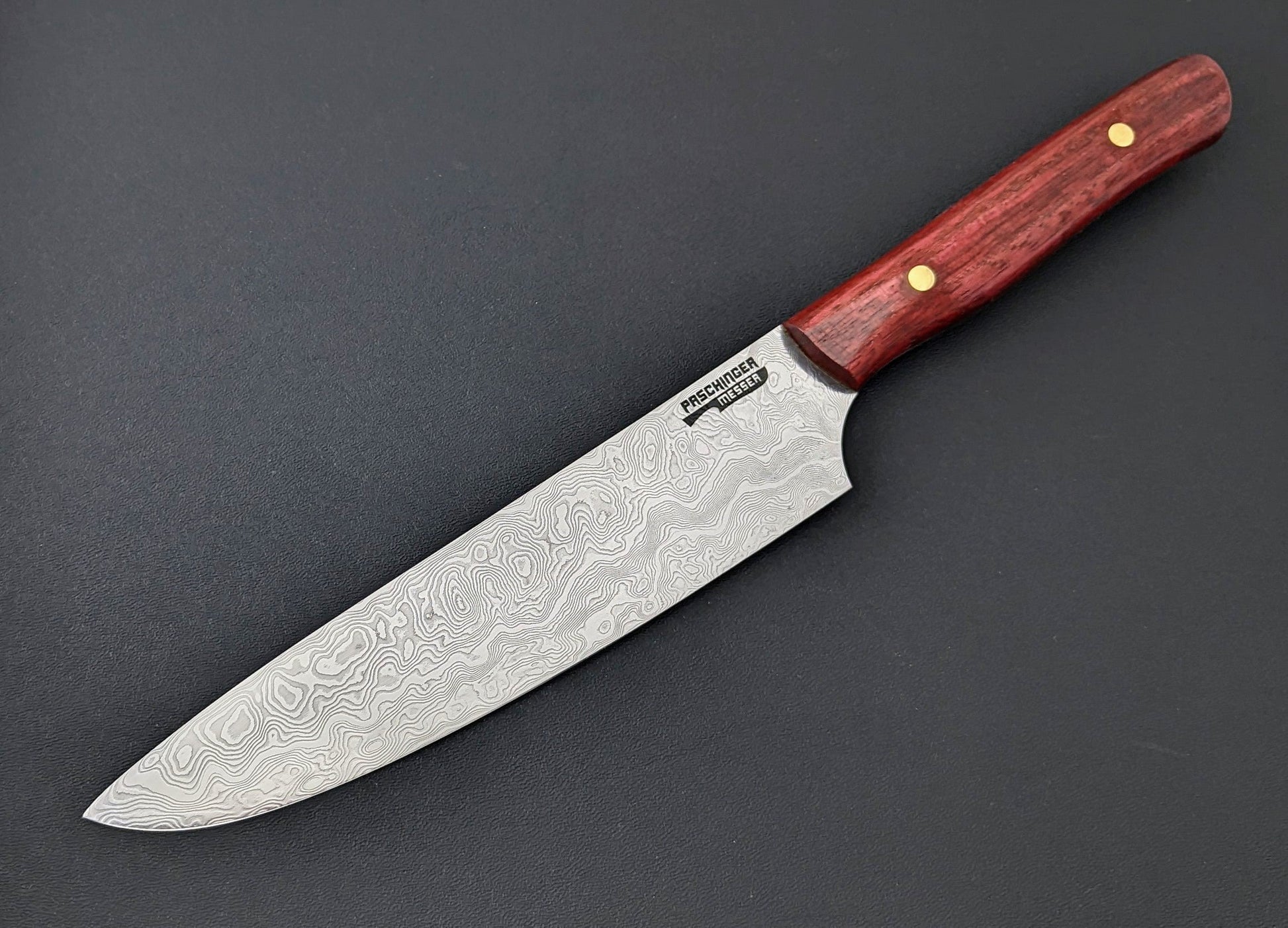 Damast-Küchenmesser 18,5 cm mit rotem Holzgriff und Damaststahlklinge