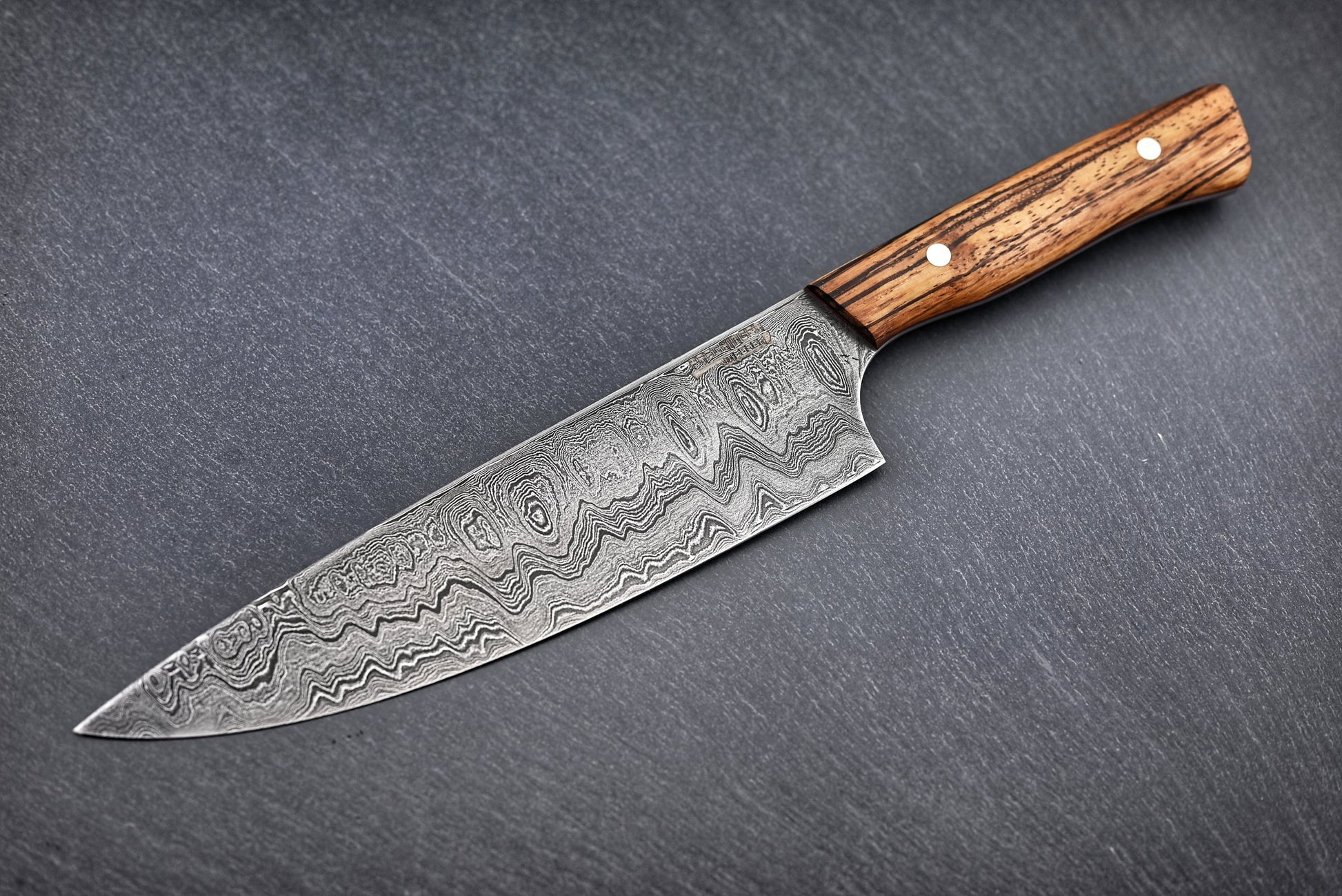 Damast-Kochmesser 20 cm mit Holzgriff und gemusteter Klinge