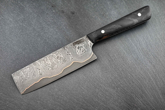 Damast Nakiri Messer: schwarze Griffschalen, drei Nietpunkte, damaszierte Klinge
