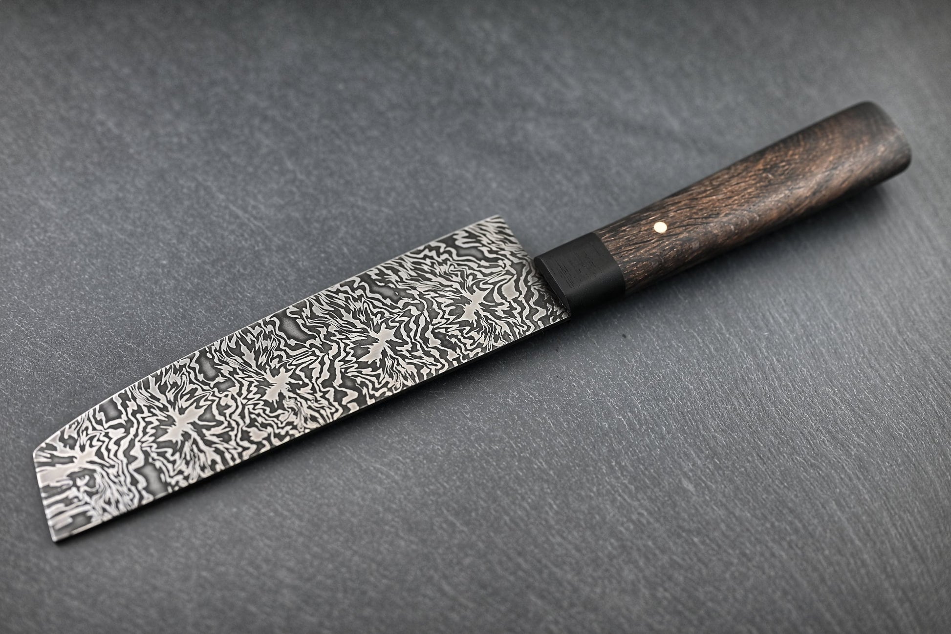 Damast-Nakiri 16,5 cm: schmale Mosaikdamastklinge, Griff mit Niete