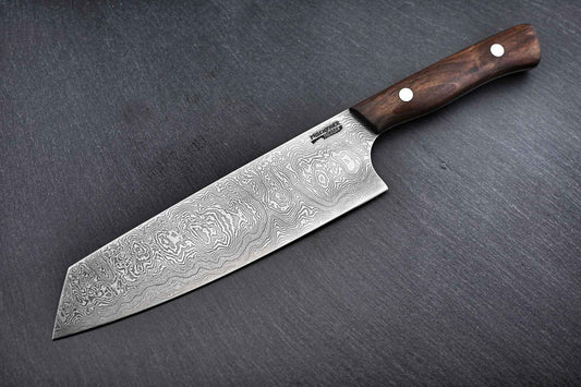 Damast-Santoku 20 cm: Holzgriff und Wilder-Damast-Muster auf der Klinge