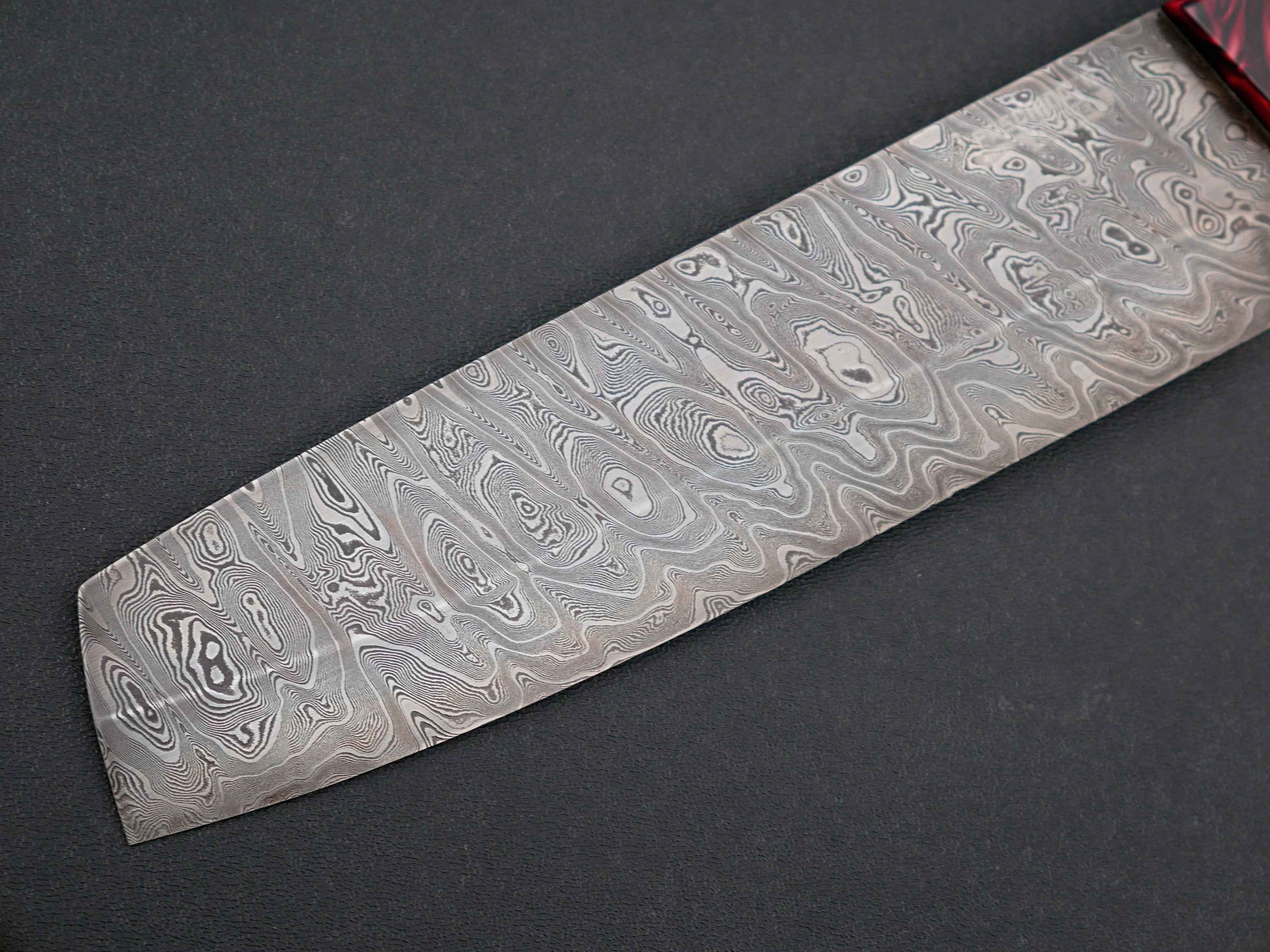 Leiterdamast-Klinge des Santoku mit feiner Musterstruktur