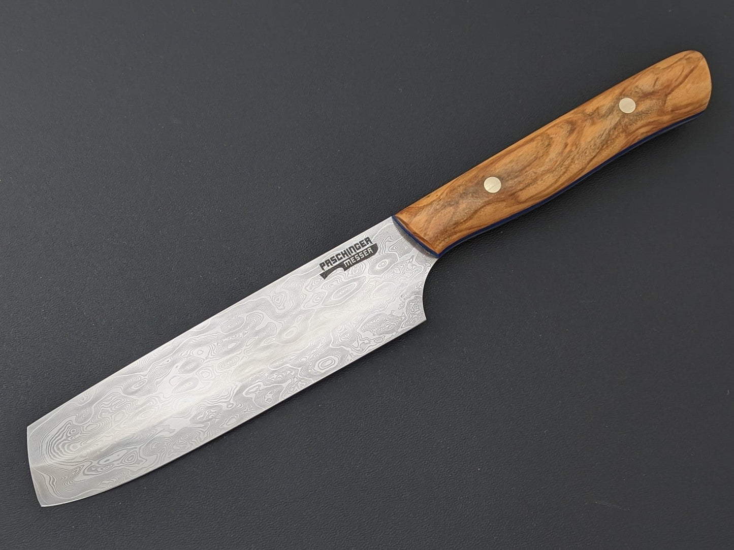 Damast-Santoku 160 Lagen mit Holzgriff und gemusterter Klinge