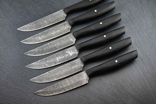 6 Damast-Steakmesser mit schwarzem Griff, Klingen mit Damastmuster