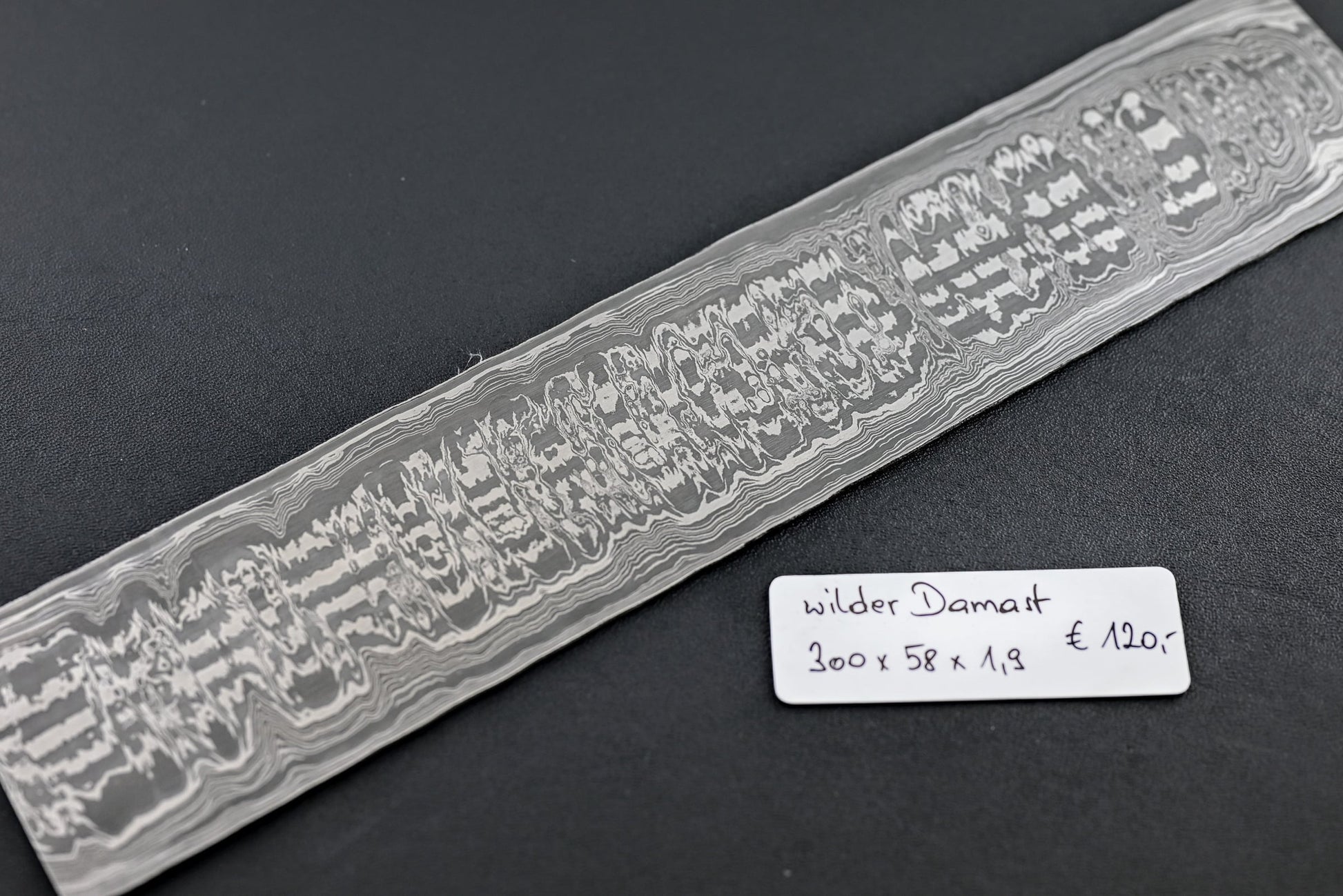 Wilder Damast 1,9 mm: Damaststahl-Streifen mit Muster, ca. 300 × 58