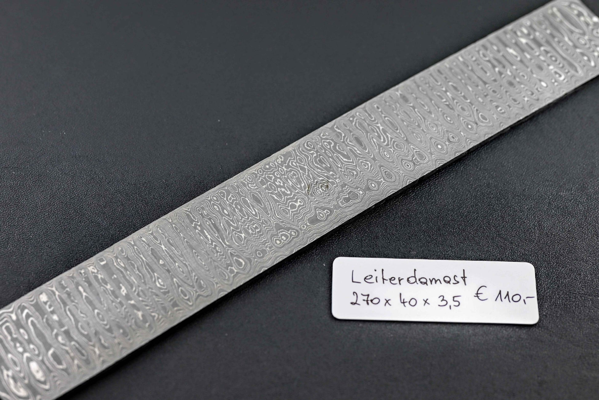 Leiterdamast 3,5 mm Stahlstreifen mit silbernem Damastmuster