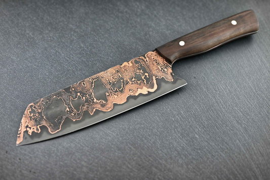 Kupfer Damast-Santoku, Holzgriff mit zwei Nieten, Klinge mit Kupfer-Damastmuster