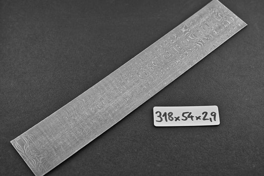 Leiterdamast 140 Lagen: hellgrauer Damaststahl-Rohling mit Reliefmuster, 318×54×2,9