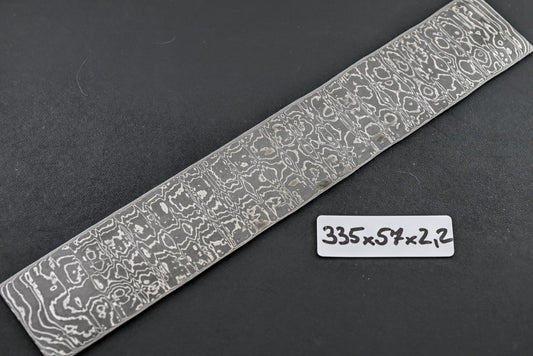 Wilder Damast 90 Lagen: Damastklinge mit grauem Muster, Maßschild 335x57x2
